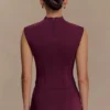 Top de punto vendaje de cuello alto Romaine – Burdeos Top de punto vendaje de cuello alto Romaine – Burdeos
