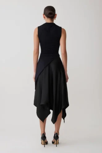 Falda midi asimétrica de satén Coralie – Negro
