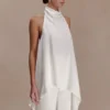 Top halter asimétrico de satén Sydney – Marfil Top halter asimétrico de satén Sydney – Marfil