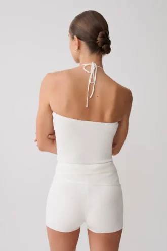 Top halter de punto Dimitri con detalles metálicos – Marfil