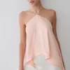 Top halter drapeado de satén Adelaide – Melocotón