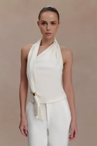 Top halter Marina con detalles metálicos – Marfil