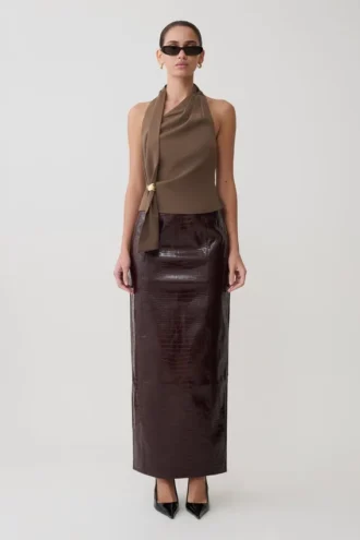 Top halter Marina con detalles metálicos – Marrón cacao