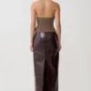 Top halter Marina con detalles metálicos – Marrón cacao Top halter Marina con detalles metálicos – Marrón cacao