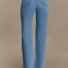 Vaqueros de talle alto y corte recto Janine – Azul clásico Vaqueros de talle alto y corte recto Janine – Azul clásico