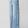 Vaqueros Sebastian de corte recto con bajo deshilachado – Azul claro lavado Vaqueros Sebastian de corte recto con bajo deshilachado – Azul claro lavado