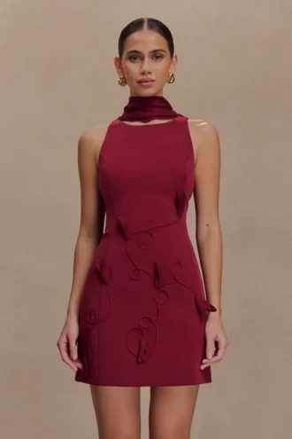Vestido bordado Skyler Suiting – Burdeos