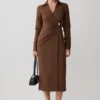 Vestido camisero asimétrico Mikaila – Chocolate oscuro Vestido camisero asimétrico Mikaila – Chocolate oscuro