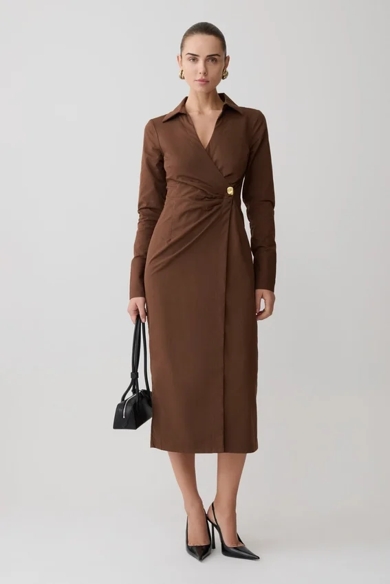 Vestido camisero asimétrico Mikaila – Chocolate oscuro Vestido camisero asimétrico Mikaila – Chocolate oscuro
