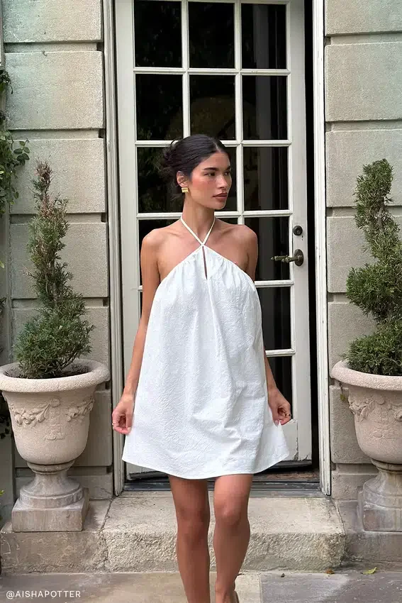 Vestido de algodón con cuello halter y abertura en forma de ojo de cerradura Sonja – Blanco Vestido de algodón con cuello halter y abertura en forma de ojo de cerradura Sonja – Blanco