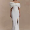 Vestido de crepé con hombros descubiertos Aphrodite – Marfil Vestido de crepé con hombros descubiertos Aphrodite – Marfil