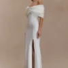 Vestido de crepé con hombros descubiertos Aphrodite – Marfil Vestido de crepé con hombros descubiertos Aphrodite – Marfil