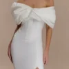 Vestido de crepé con hombros descubiertos Aphrodite – Marfil Vestido de crepé con hombros descubiertos Aphrodite – Marfil