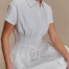 Vestido de lino con botones Aysha – Blanco Vestido de lino con botones Aysha – Blanco