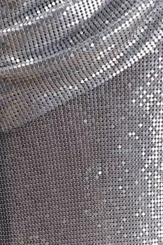 Vestido de malla brillante de un solo hombro Lyle – Plata Vestido de malla brillante de un solo hombro Lyle – Plata