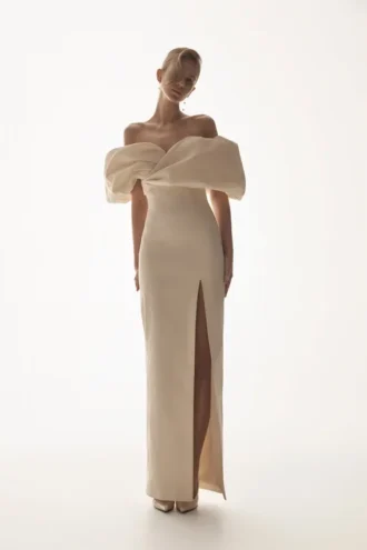 Vestido de novia de tafetán Angelica con hombros descubiertos – Beige suave