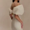 Vestido de novia de tafetán Angelica con hombros descubiertos – Beige suave Vestido de novia de tafetán Angelica con hombros descubiertos – Beige suave