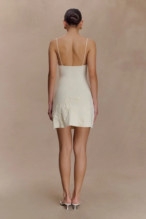 Vestido de punto bordado Brullo – Marfil Vestido de punto bordado Brullo – Marfil