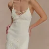 Vestido de punto bordado Brullo – Marfil Vestido de punto bordado Brullo – Marfil