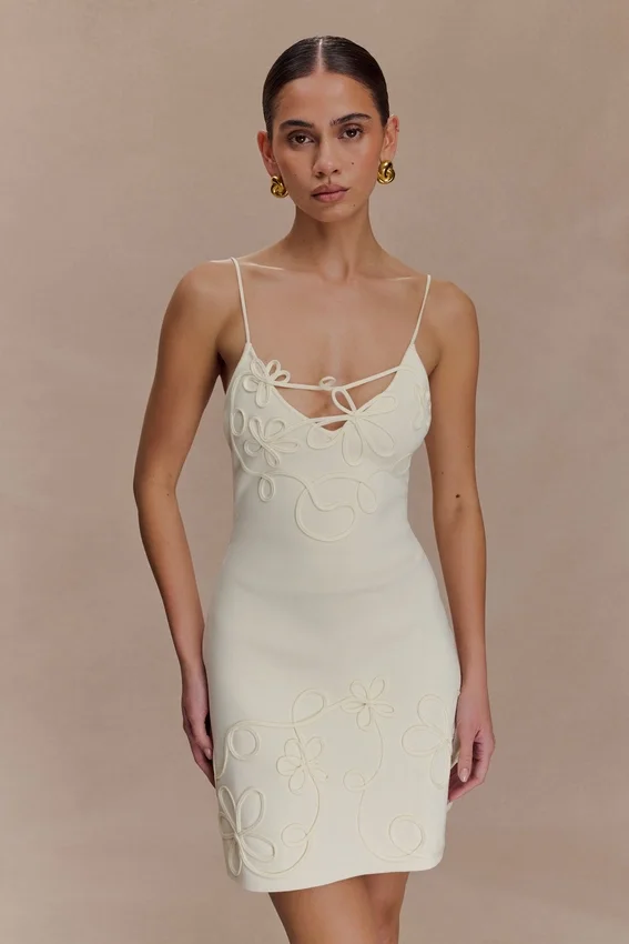 Vestido de punto bordado Brullo – Marfil Vestido de punto bordado Brullo – Marfil