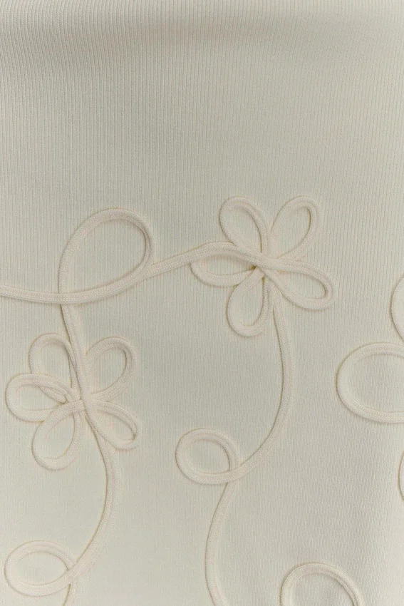Vestido de punto bordado Brullo – Marfil Vestido de punto bordado Brullo – Marfil