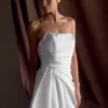 Vestido de satén sin tirantes Lora – Blanco Vestido de satén sin tirantes Lora – Blanco