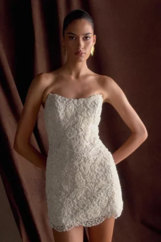 Vestido Eva con encaje y perlas cosidas a mano – Blanco