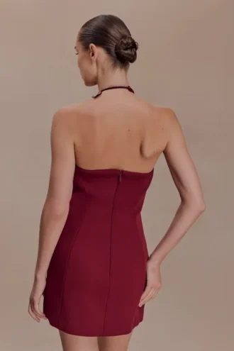 Vestido floral con cuello halter Nathalie – Merlot