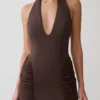 Vestido fruncido de neopreno Anari – Chocolate oscuro