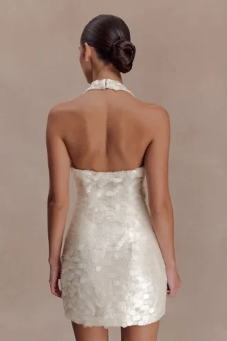 Vestido halter con lentejuelas Caralee – Marfil