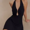 Vestido halter de gasa Malakhai – Negro Vestido halter de gasa Malakhai – Negro