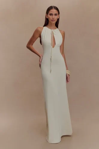 Vestido largo ajustado Beryl con perlas – Marfil