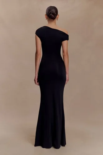 Vestido largo ajustado Kinsley con detalles metálicos – Negro