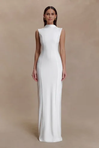 Vestido largo ajustado Wisteria con pañuelo – Blanco
