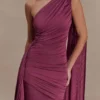 Vestido largo Asher Slinky de un solo hombro – Ciruela neutro
