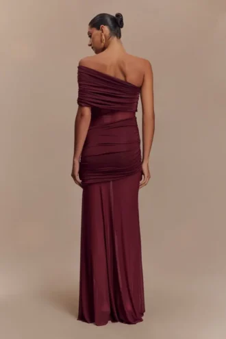 Vestido largo asimétrico de malla Dallas – Burdeos