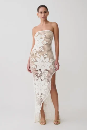 Vestido largo asimétrico Mandie de ganchillo hecho a mano – Blanco