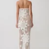 Vestido largo asimétrico Mandie de ganchillo hecho a mano – Blanco Vestido largo asimétrico Mandie de ganchillo hecho a mano – Blanco