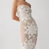 Vestido largo asimétrico Mandie de ganchillo hecho a mano – Blanco Vestido largo asimétrico Mandie de ganchillo hecho a mano – Blanco