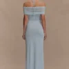 Vestido largo Bernadina con cuello halter de malla y tejido elástico – Azul pálido