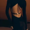 Vestido largo con aberturas Kiyah Slinky – Negro