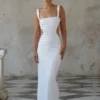 Vestido largo con aberturas y lentejuelas Adoria – Blanco