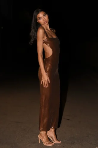 Vestido largo con aberturas y lentejuelas Adoria – Chocolate