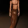 Vestido largo con aberturas y lentejuelas Adoria – Chocolate