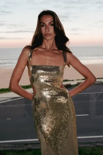Vestido largo con aberturas y lentejuelas Adoria – Dorado