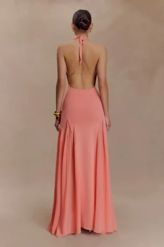 Vestido largo con cuello halter de punto y malla Soleil – Coral