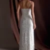 Vestido largo de lentejuelas Makari – Blanco Vestido largo de lentejuelas Makari – Blanco