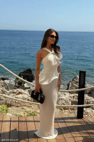 Vestido largo de punto con cuello halter Caprice – Blanco