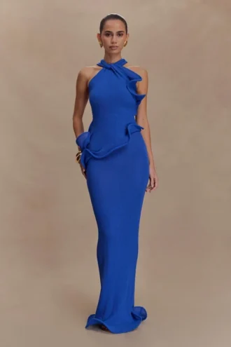 Vestido largo de punto con cuello halter Caprice – Cobalto