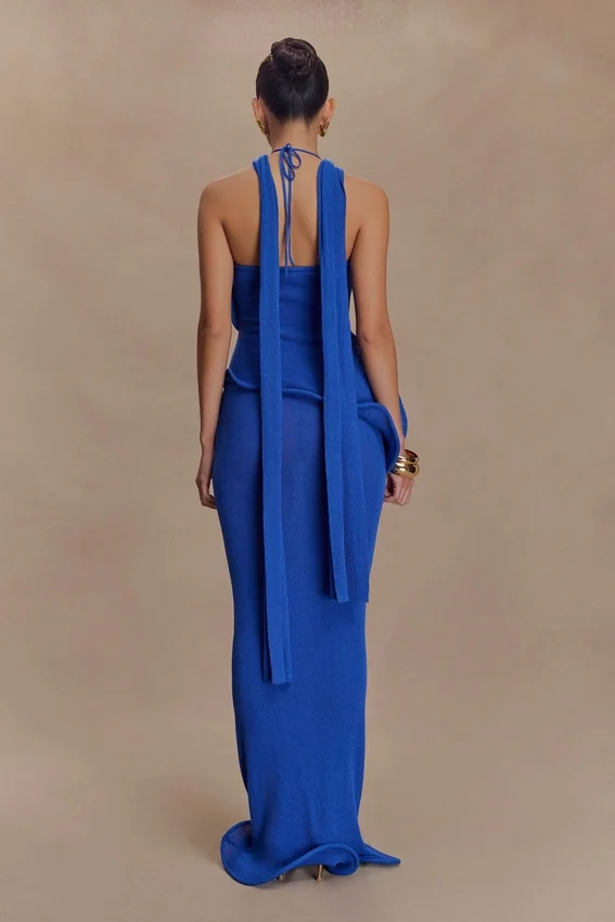 Vestido largo de punto con cuello halter Caprice – Cobalto Vestido largo de punto con cuello halter Caprice – Cobalto
